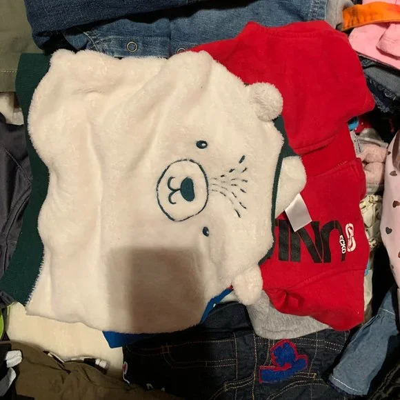 A Lot 8-10 Piece or 5lbs size 5T Boys Clothing Bundle - Picture 3 of 4